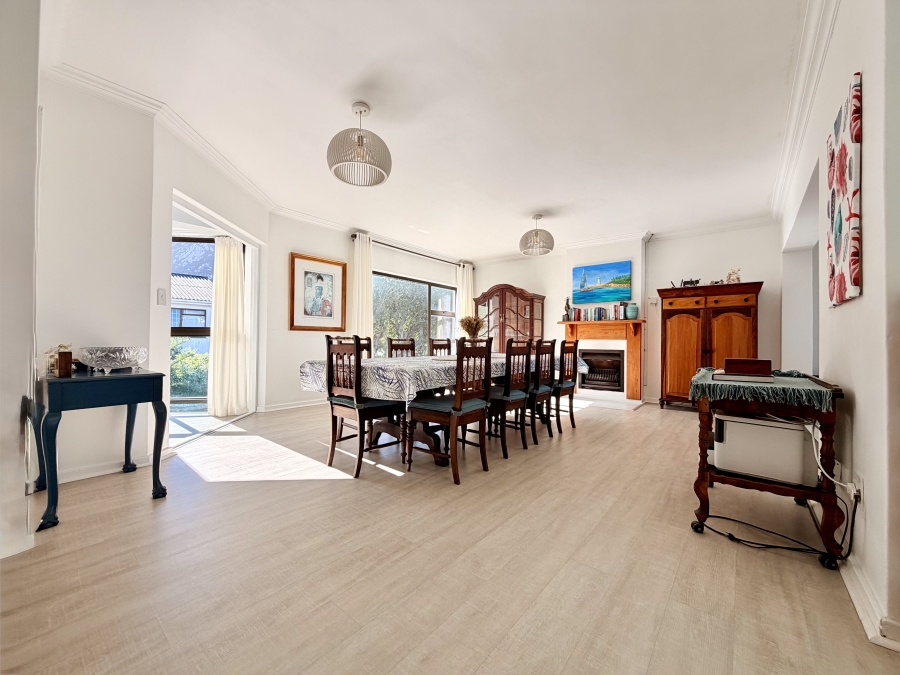 3 Bedroom Property for Sale in Voelklip Western Cape